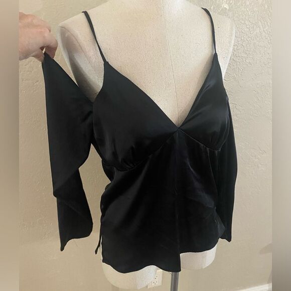 COPY - NWT WAYF Cold Shoulder Cami Blouse Sz XS - Picture 2 of 8